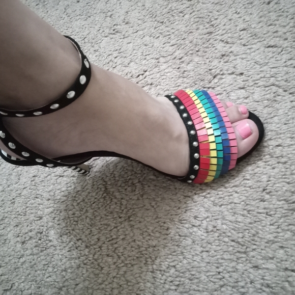 Heels - Picture 5 of 8
